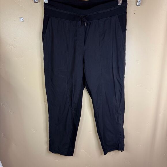 Lululemon Dance Studio Size 8 Crop II Unlined Black Gray Activewear Travel Yoga‎ - Picture 1 of 6